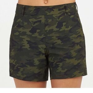 Spanx Sunshine Camo Green Shorts Pull-On Size Large Stretchy Comfy